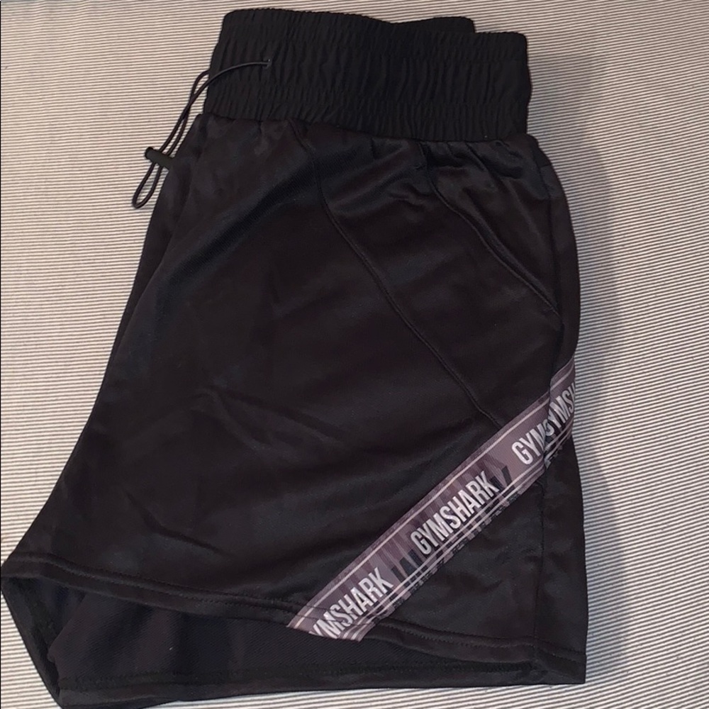 NWT reviving gymshark shorts